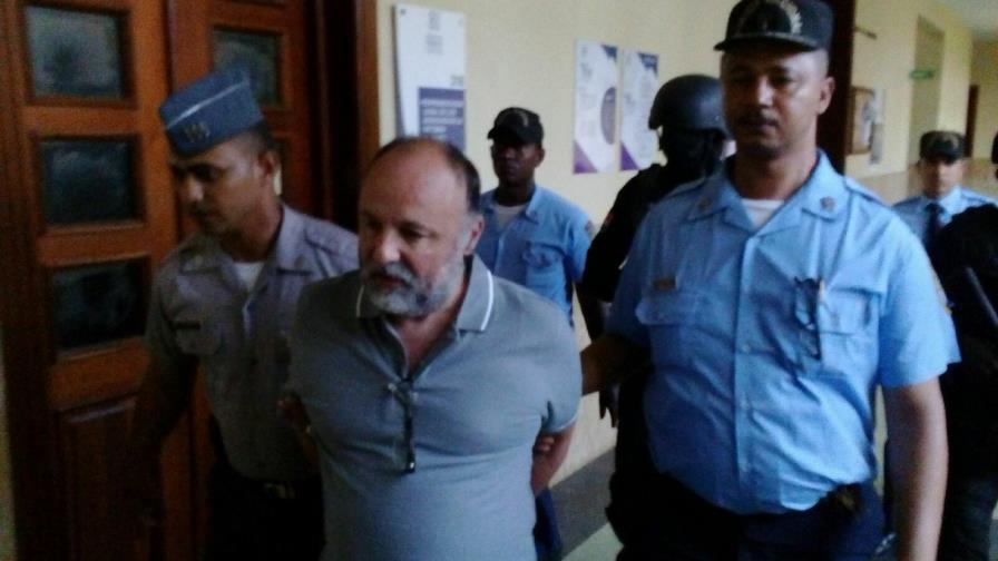 Aplazan conocimiento de medida de coerción contra francés implicado en fuga de pilotos 