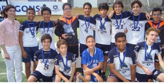 Dragons de SGS  ganan Copa Deportiva del “Saint George School 2016”