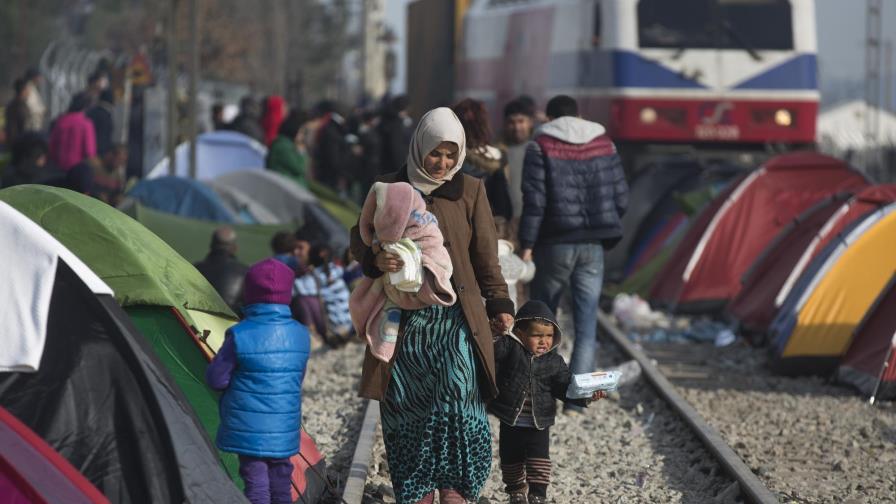 Comisario DDHH alerta de que mujeres y niños refugiados ya superan a hombres