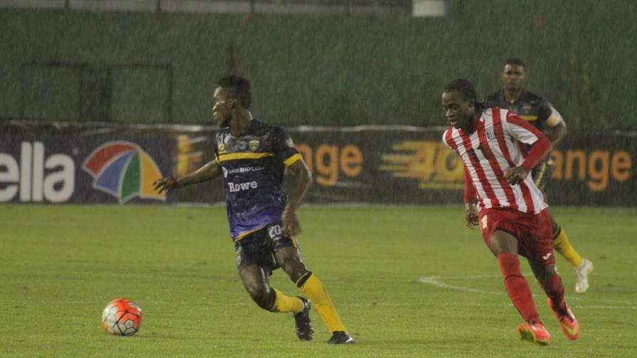 Arnett Gardens derrota al CA Pantoja y clasifica a semifinales CFU