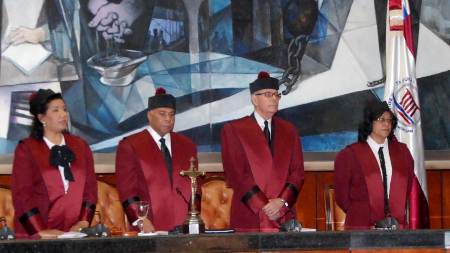 Cinco sentencias del Tribunal Constitucional reconocen la igualdad de derechos de la mujer