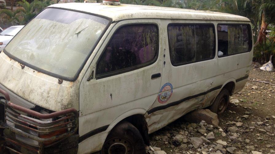Las dos ambulancias del hospital de Villa Trina están abandonadas desde hace dos años