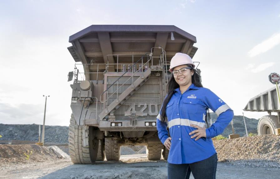 Destacan el papel de la mujer en la minería moderna en todo el mundo