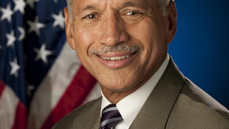Administrador de NASA: “Es un tiempo fantástico para el campo aeroespacial”