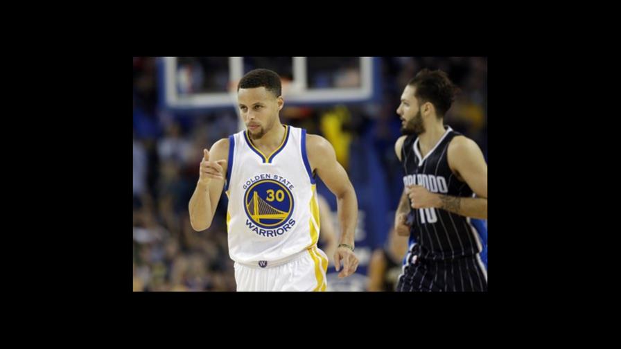  Resumen de la NBA:Curry y Warriors logran nuevas marcas