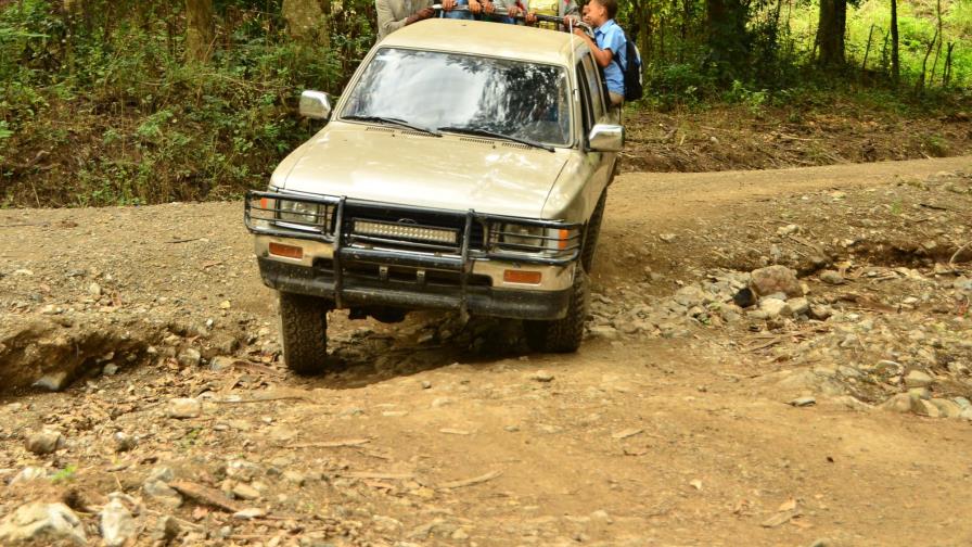 Harán cadena humana por reparación de carretera que une a Padre Las Casas y Constanza