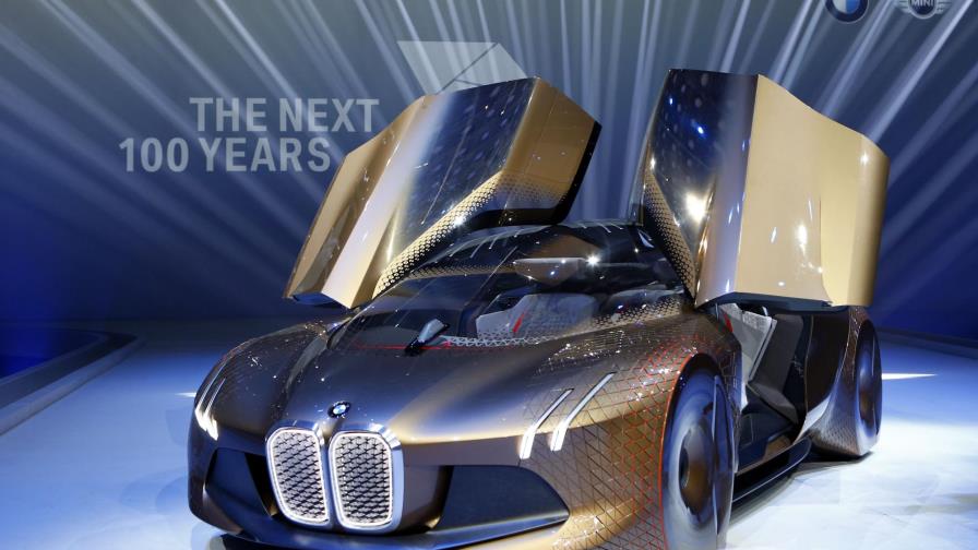 El automóvil autónomo de BMW parece una nave espacial