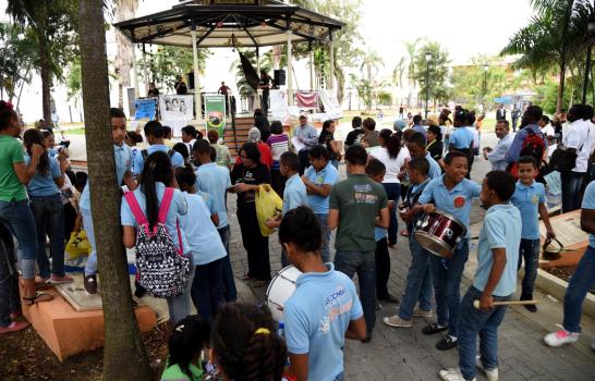 En Santiago: Reclaman reivindicaciones para las mujeres