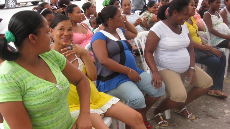 Denuncian mujeres dominicanas son más discriminadas si viven en un barrio