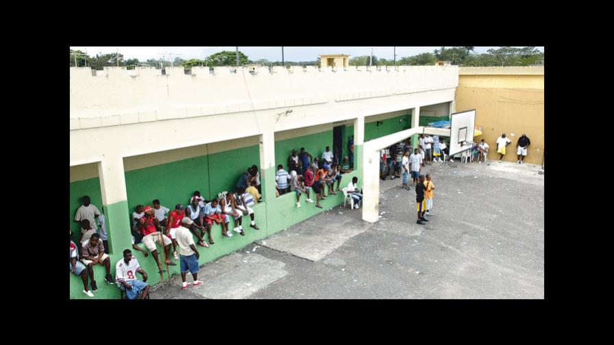 Presos de La Victoria habrían consumido agua mezclada con heces fecales