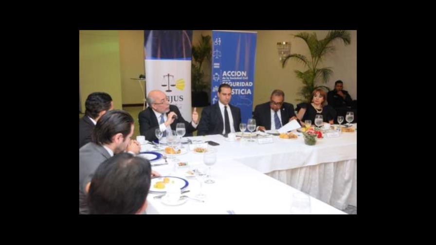 Entidades sugieren otros cambios a la ley de reforma policial Entidades sugieren otros cambios a la ley de reforma policial