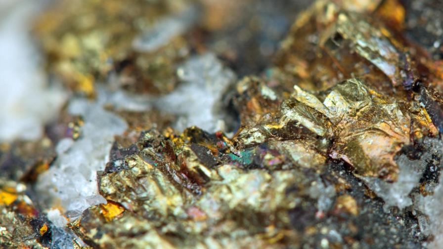 Repuntes de precios de mineral de hierro y de petróleo apuntan a un nuevo estado de ánimo