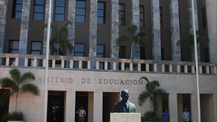 Educación deplora la suspensión de clases en Azua por afectar a 28,446 estudiantes 