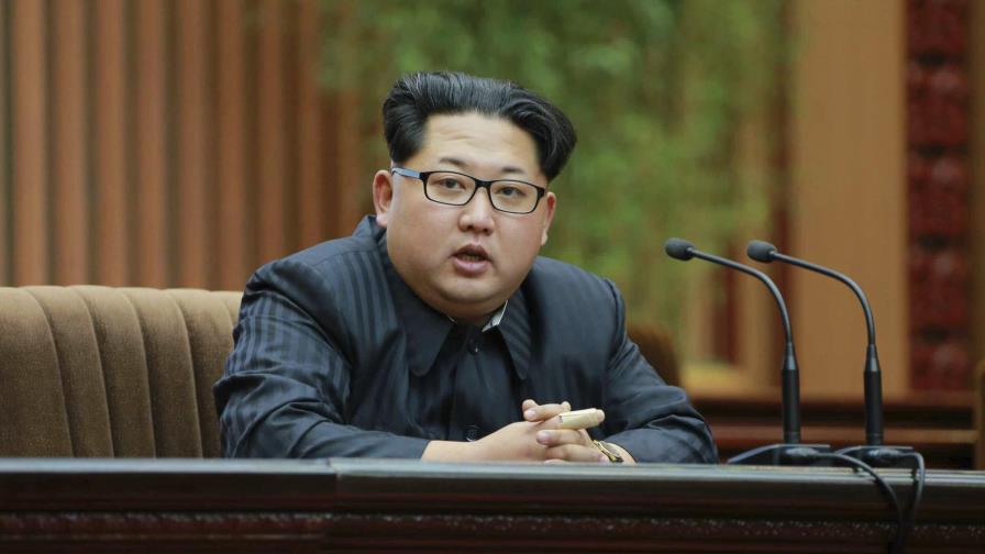 Kim Jong-un insiste en que Pyongyang puede montar cabezas atómicas en misiles