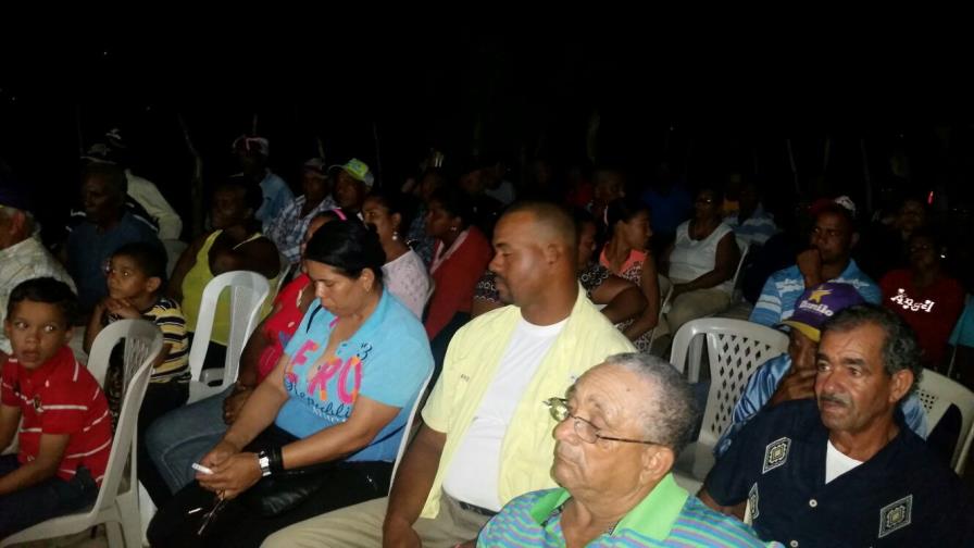 Alcaldesa Fantino anuncia construcción de un parque en la sección Jima Arriba