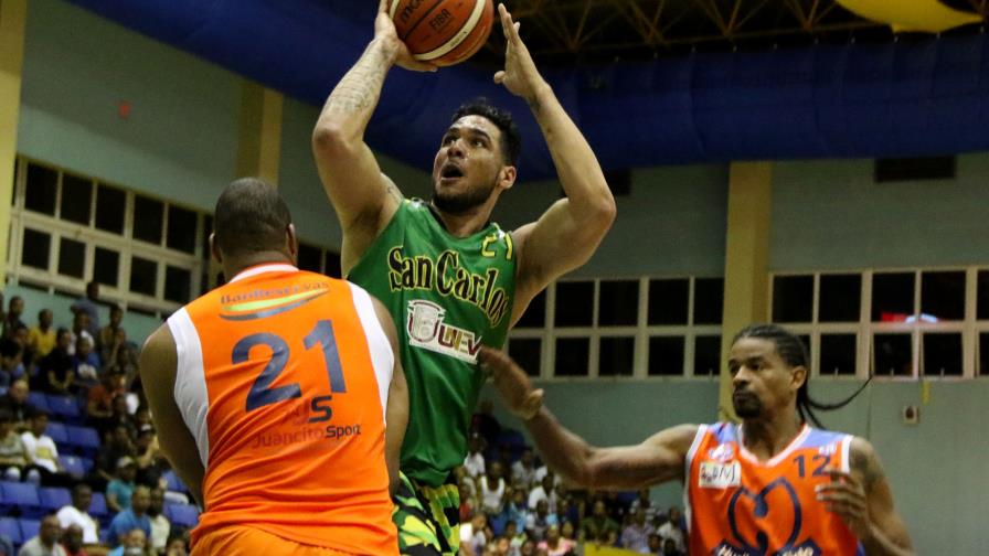 San Carlos apabulla a Huellas del Siglo