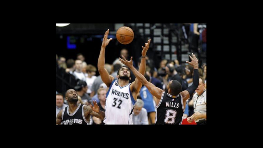 Karl-Anthony Towns: 19 puntos en la derrota ante los Spurs