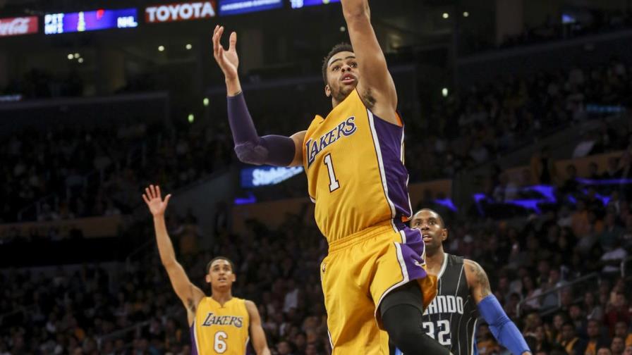 D’Angelo Russell y los Lakers suman victorias seguidas