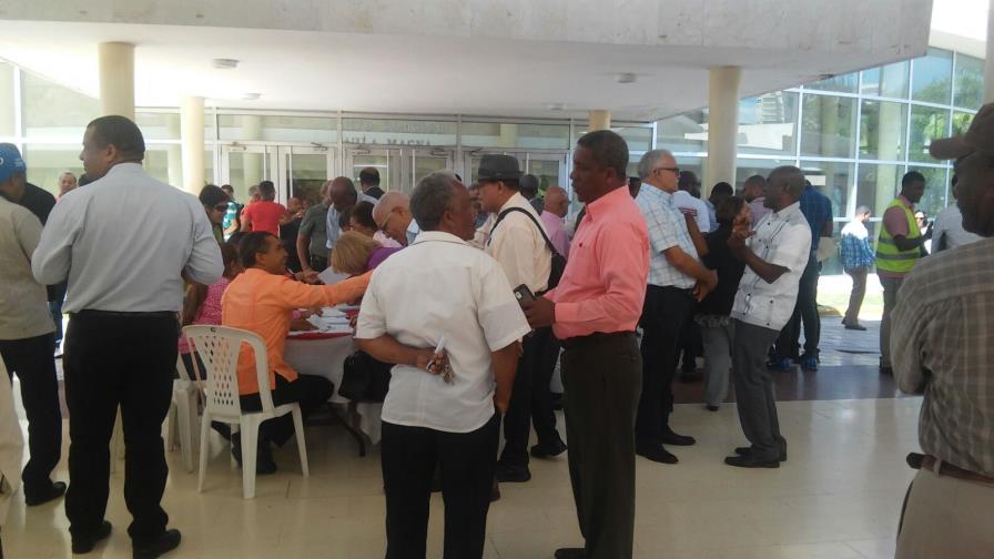 Profesores de la UASD evalúan en asamblea si retoman huelga 