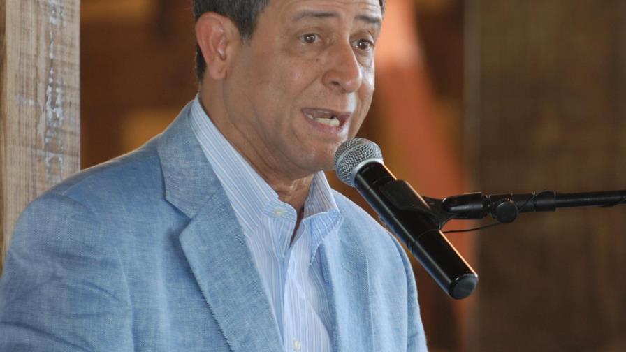 Felucho renuncia a campaña en La Vega