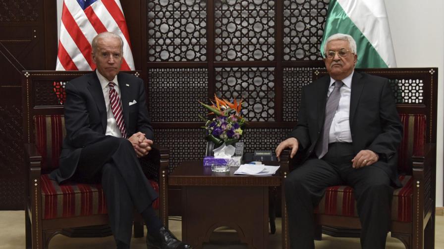 Biden critica a palestinos por no condenar a atacantes 