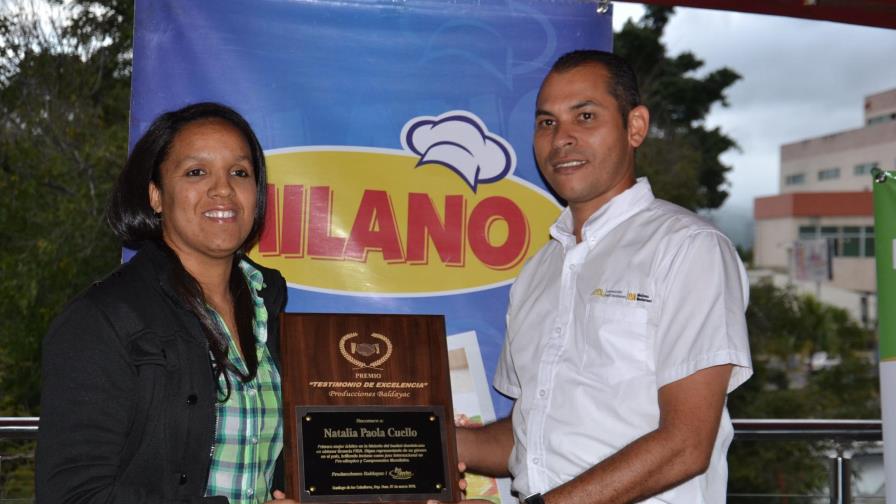 Premian a Paola Cuello, primera mujer árbitro-FIBA de República Dominicana