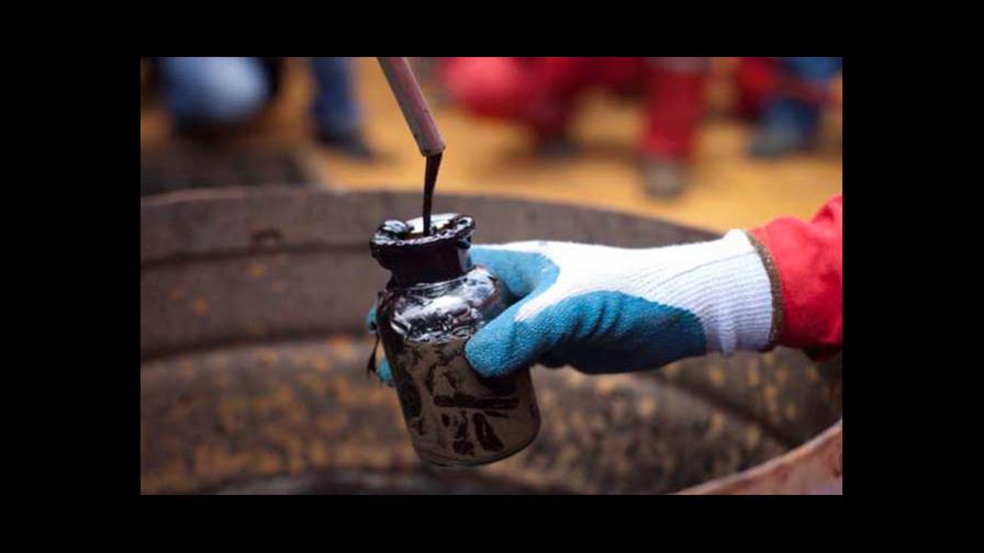 Petróleo de Texas abre con baja de 0.03% y se coloca a 38.28 dólares el barril