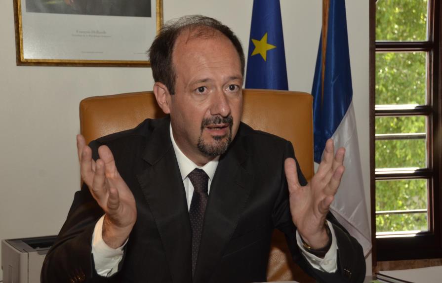 Embajador de Francia: “No hay el más mínimo peligro de fuga” de Cristophe Naudin