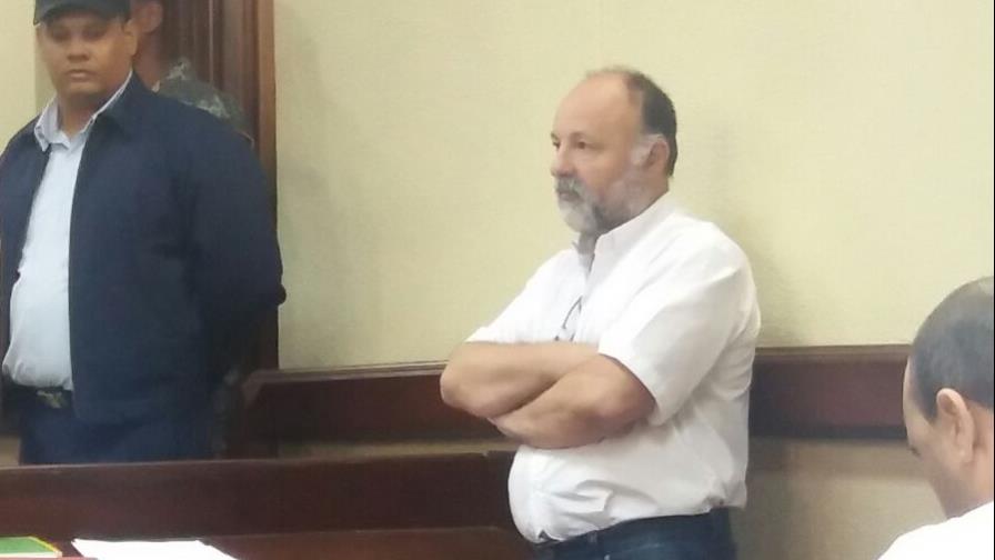 Christopher Naudin rechaza intérprete designado por autoridades dominicanas