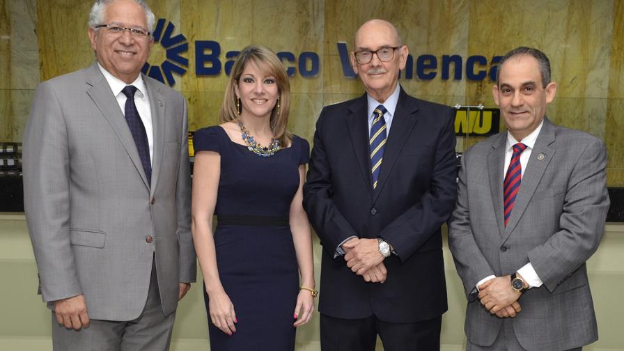 Banco Vimenca realiza encuentros clientes