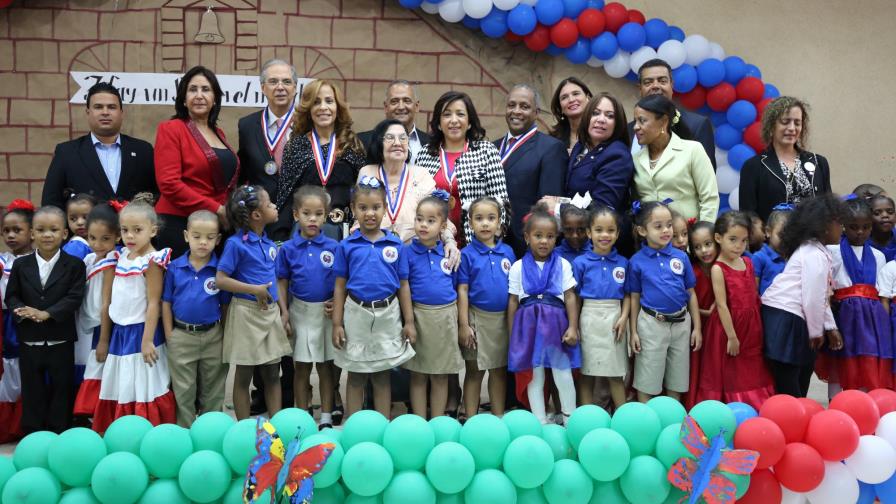 Administradora de Estancias Infantiles reconoce al contralor 