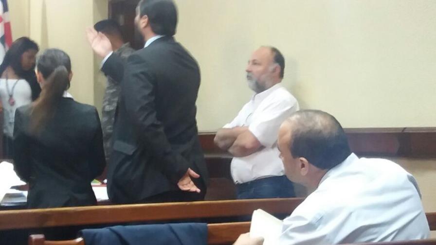 Juez se retira a deliberar la solicitud de prisión contra Christophe Naudin