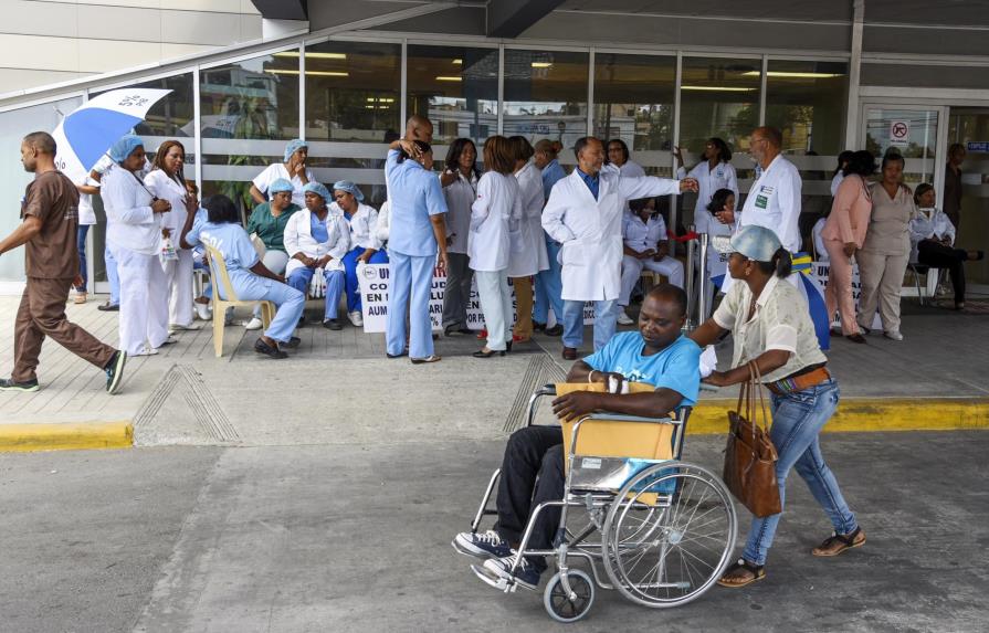Médicos concluyen huelga de tres días sin lograr que atiendan sus demandas 