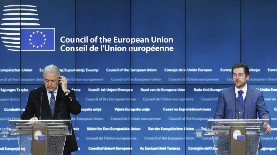 Los 28 apoyan prevenir rutas alternativas de inmigración tras cierre Balcanes