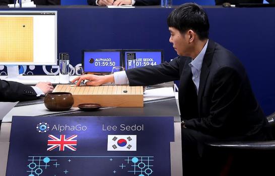 Google gana la segunda partida en el reto máquina-humano del juego de “go”