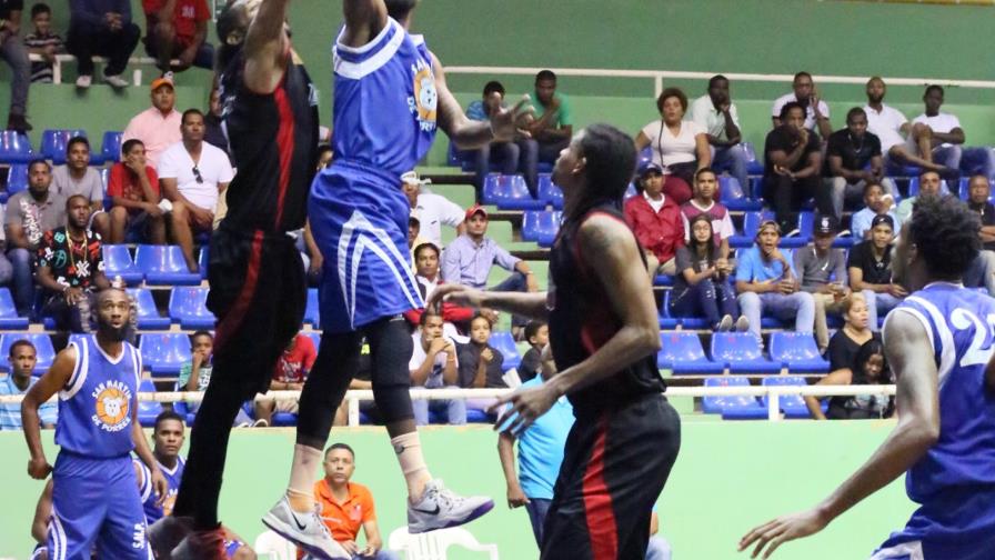 San Martín: Primer clasificado en el baloncesto superior de La Romana