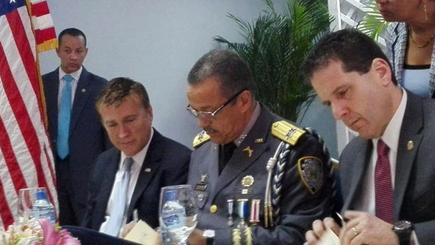 Embajador EE.UU. dice no flaquea colaboración 
Embajador EE.UU. dice no flaquea colaboración de su gobierno con República Dominicana 