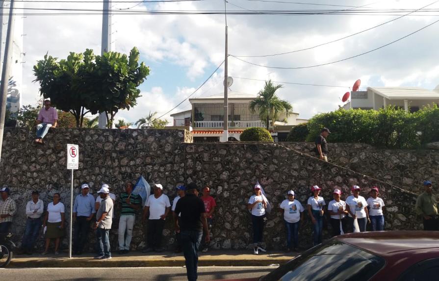 El PRM suspende marcha caravana en Santo Domingo Este por muerte de Febrillet