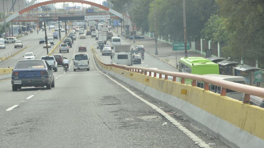 Se deteriora elevado de avenida Kennedy