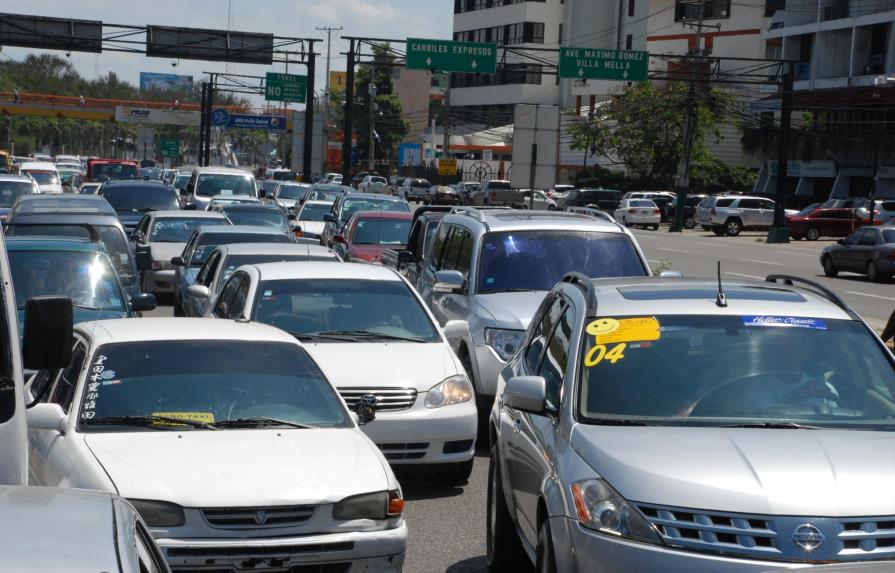 Los motores y las “yipetas” imponen su dominio en las calles dominicanas