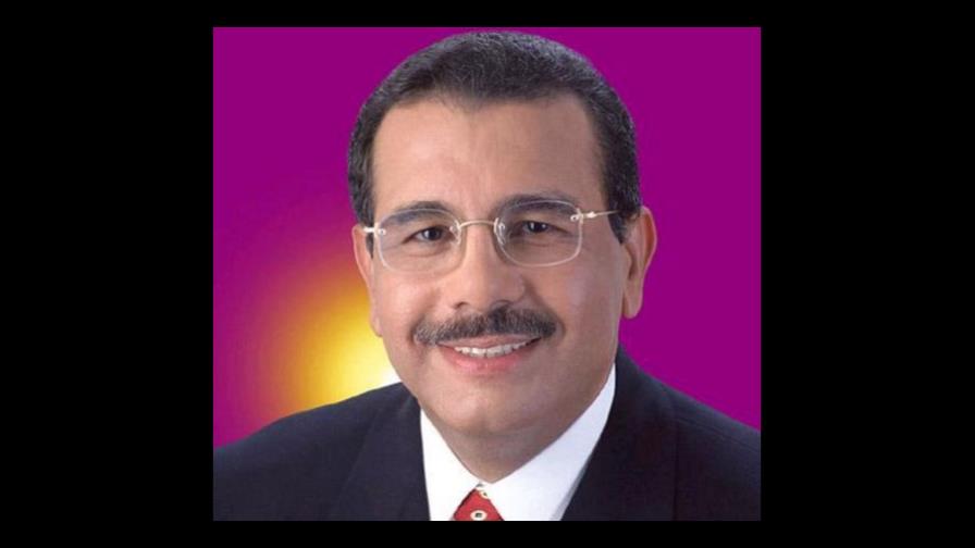 Danilo Medina lamenta muerte de Febrillet Danilo Medina lamenta muerte de Febrillet