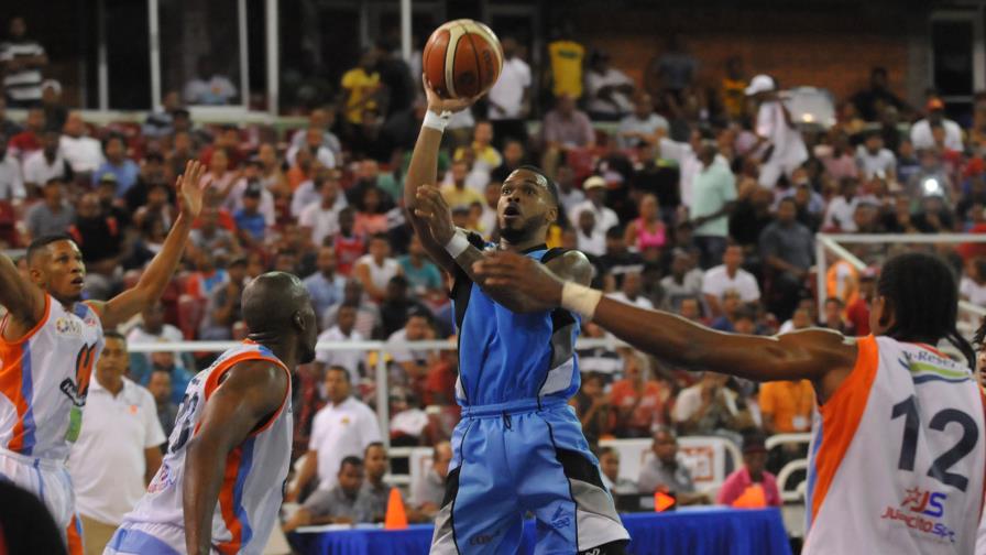 Los Prados triunfan y aplican tercera derrota en línea a Huellas del Siglo