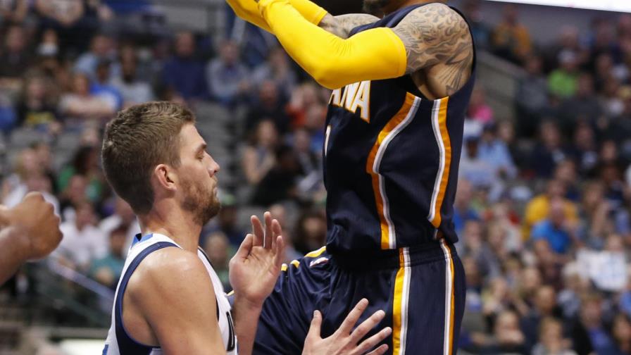 Ellis y Pacers extienden racha perdedora de Mavericks 