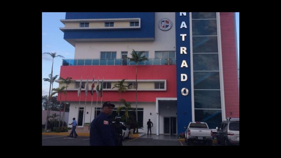 Autoridades allanan local de Fenatrado y apresan diez personas Autoridades allanan local de Fenatrado y apresan diez personas