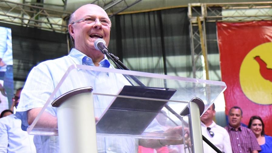 Hipólito rechaza candidatura a senaduría por Santiago