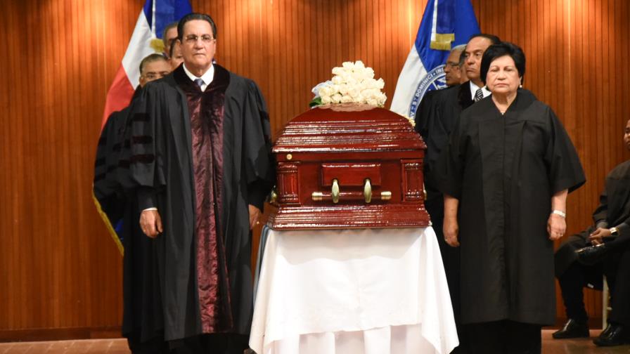 Consejo Universitario de la UASD rinde homenaje a exrector Aquino Febrillet