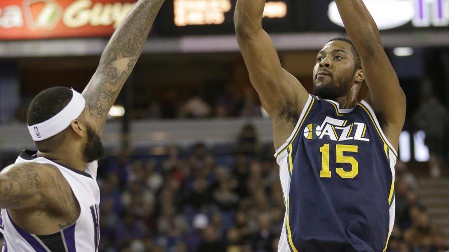 Derrick Favors fue demasiado en triunfo de Utah ante Sacramento