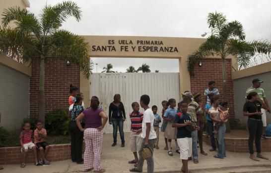 Paralizan docencia por desborde de heces fecales Paralizan docencia por desborde de heces fecales