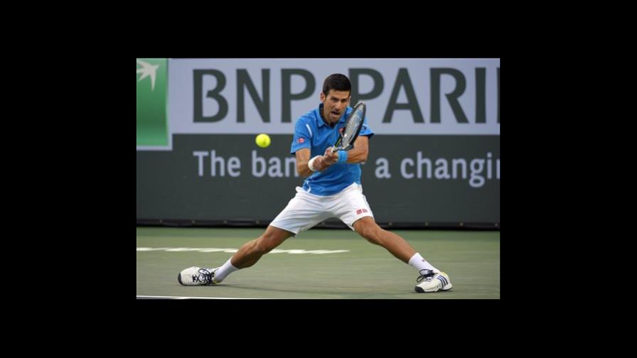 Novak Djokovic y Serena Williams avanzan en Indian Wells 