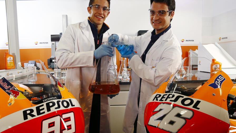 Lorenzo, favorito en un Mundial de MotoGP marcado por la guerra Rossi-Márquez